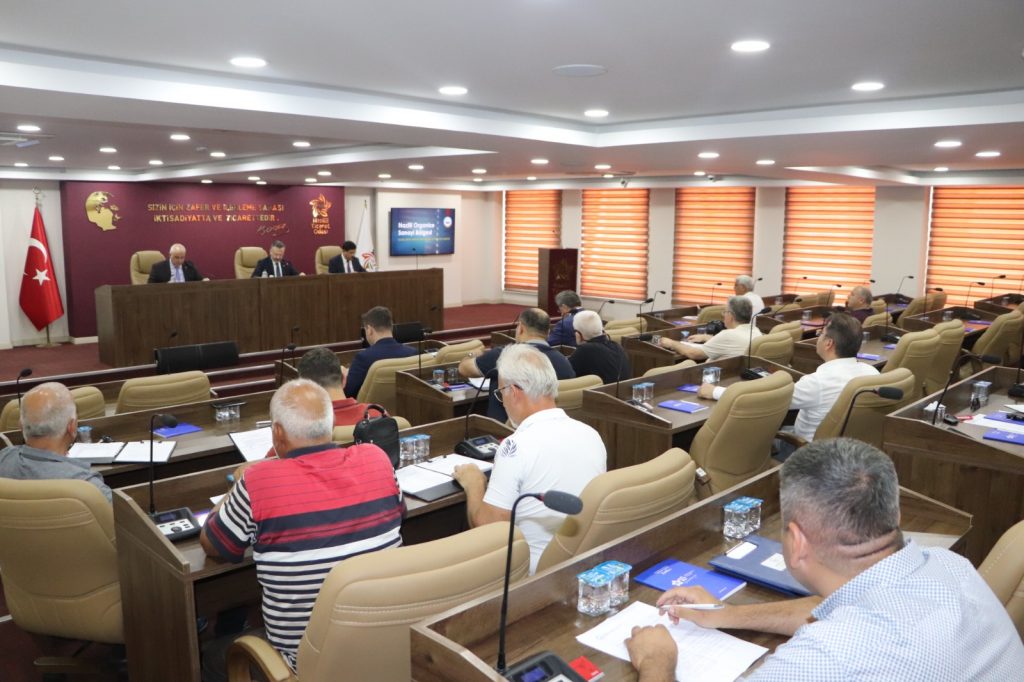 Nazilli Organize Sanayi Bölgesi Müteşebbis Heyeti Toplantısı Aydın Valisi Sayın Hüseyin Aksoy başkanlığında Nazilli Ticaret Odası toplantı salonunda gerçekleştirildi.