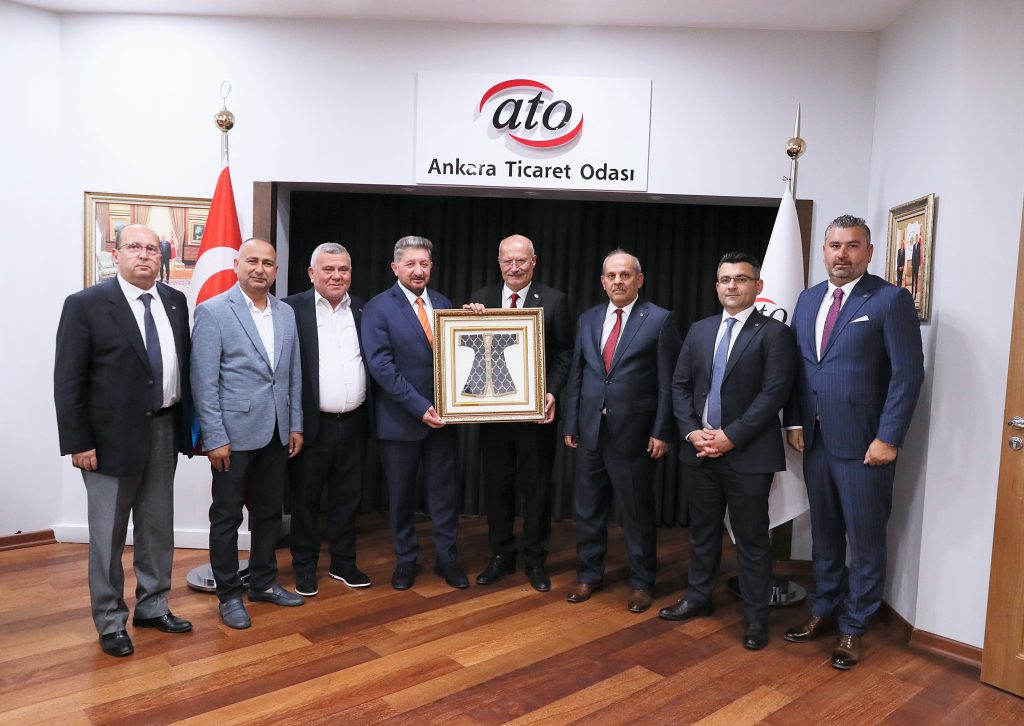 Odamız Yönetim Kurulu Başkanı, Meclis Başkanı ve Yönetim Kurulu üyeleri Ankara Ticaret Odası Yönetim Kurulu Başkanı Gürsel Baran’ı ziyarette bulundular.